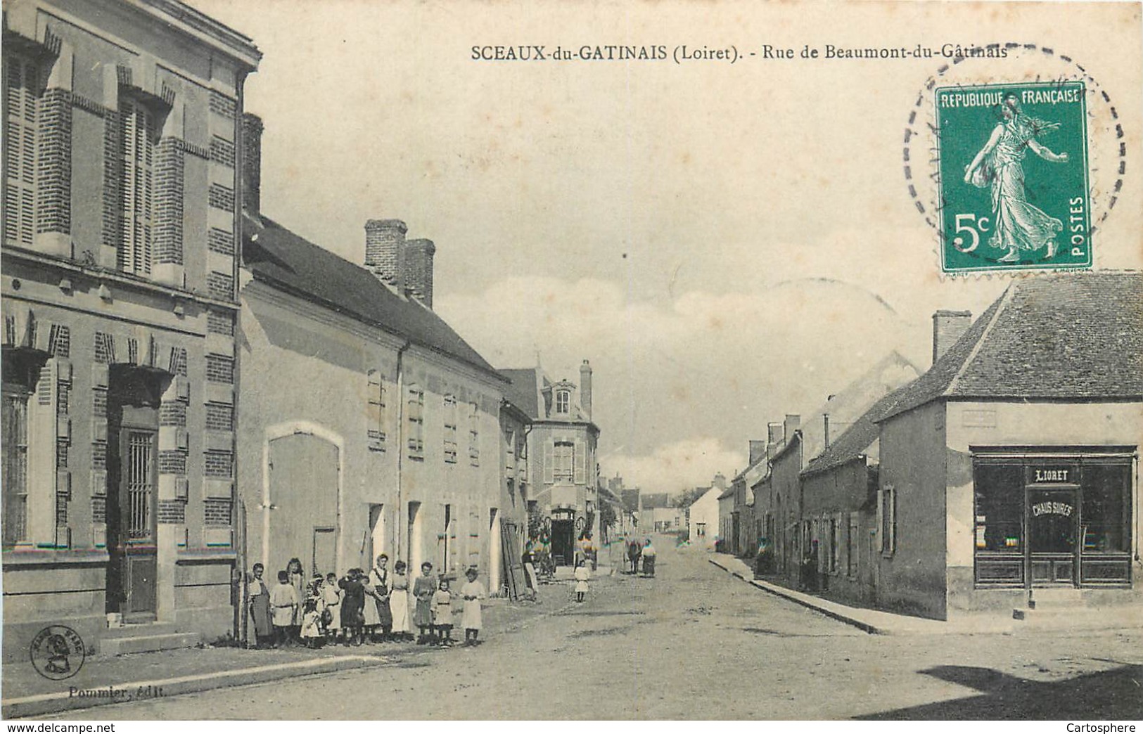 CPA 45 Loiret Sceaux Du Gatinais Rue De Beaumont Du Gatinais Chaussures - Autres & Non Classés