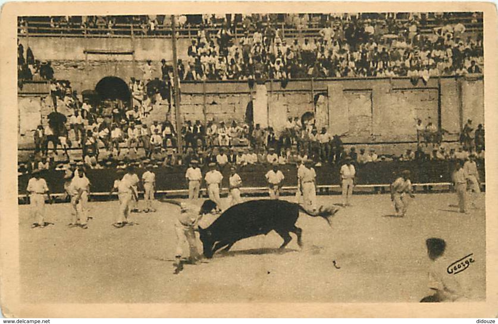 Corrida - Arènes D'Arles - Course De Taureaux â La Cocarde - Concours De Razeteurs - Voir Scans Recto-Verso - Corrida