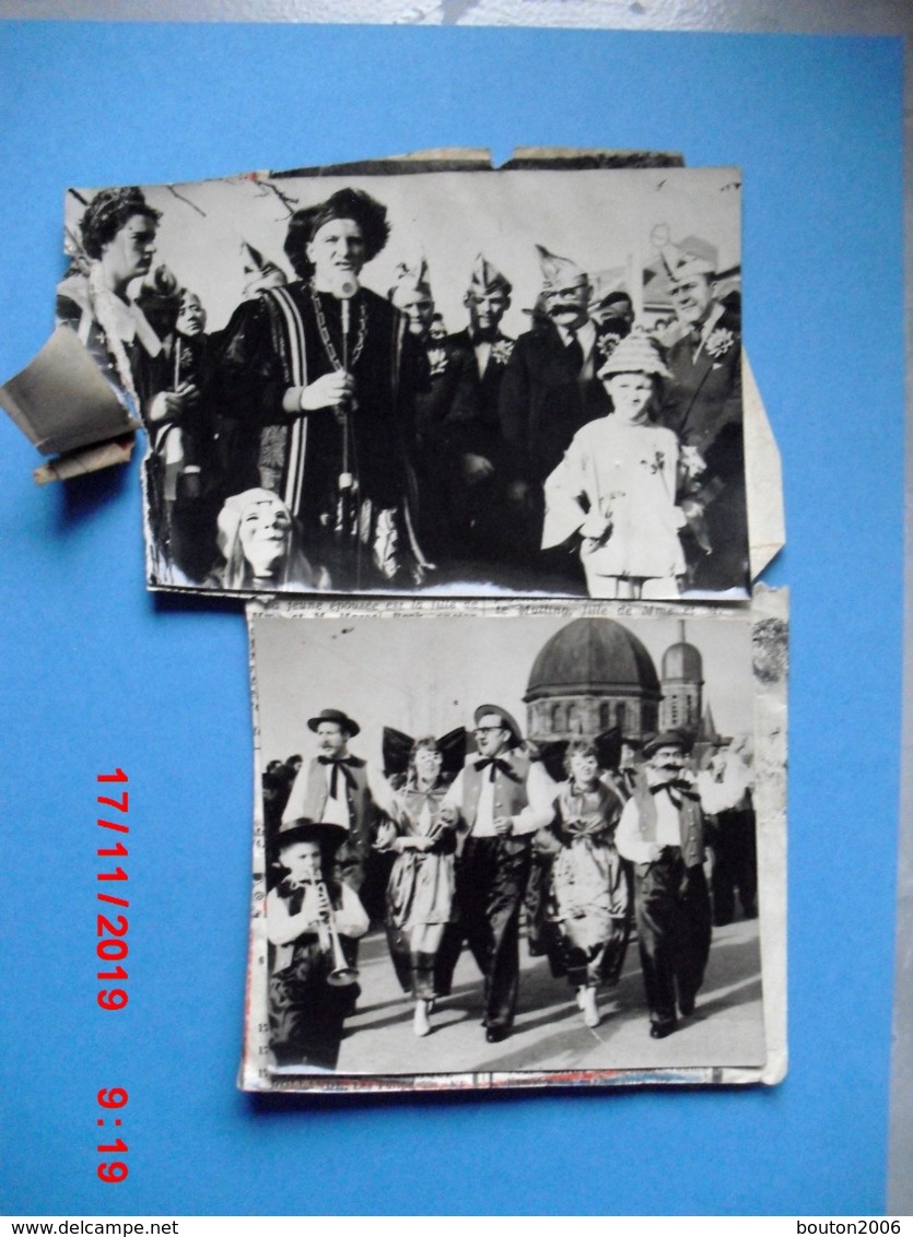 4 Photos Carnaval Creutzwald Année 1950 Collées Sur Papier Journal - Creutzwald