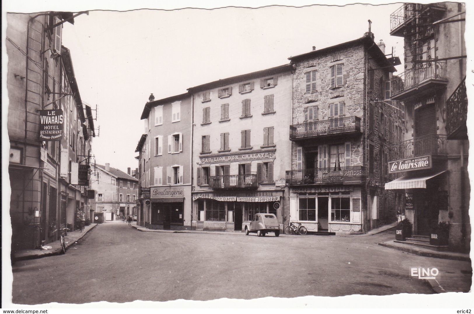 07 LA LOUVESC **La Place, à Droite Montée Fontaine Saint-Régis, à Gauche, Route De Saint-Bonnet** 2 Cv Citroen - La Louvesc