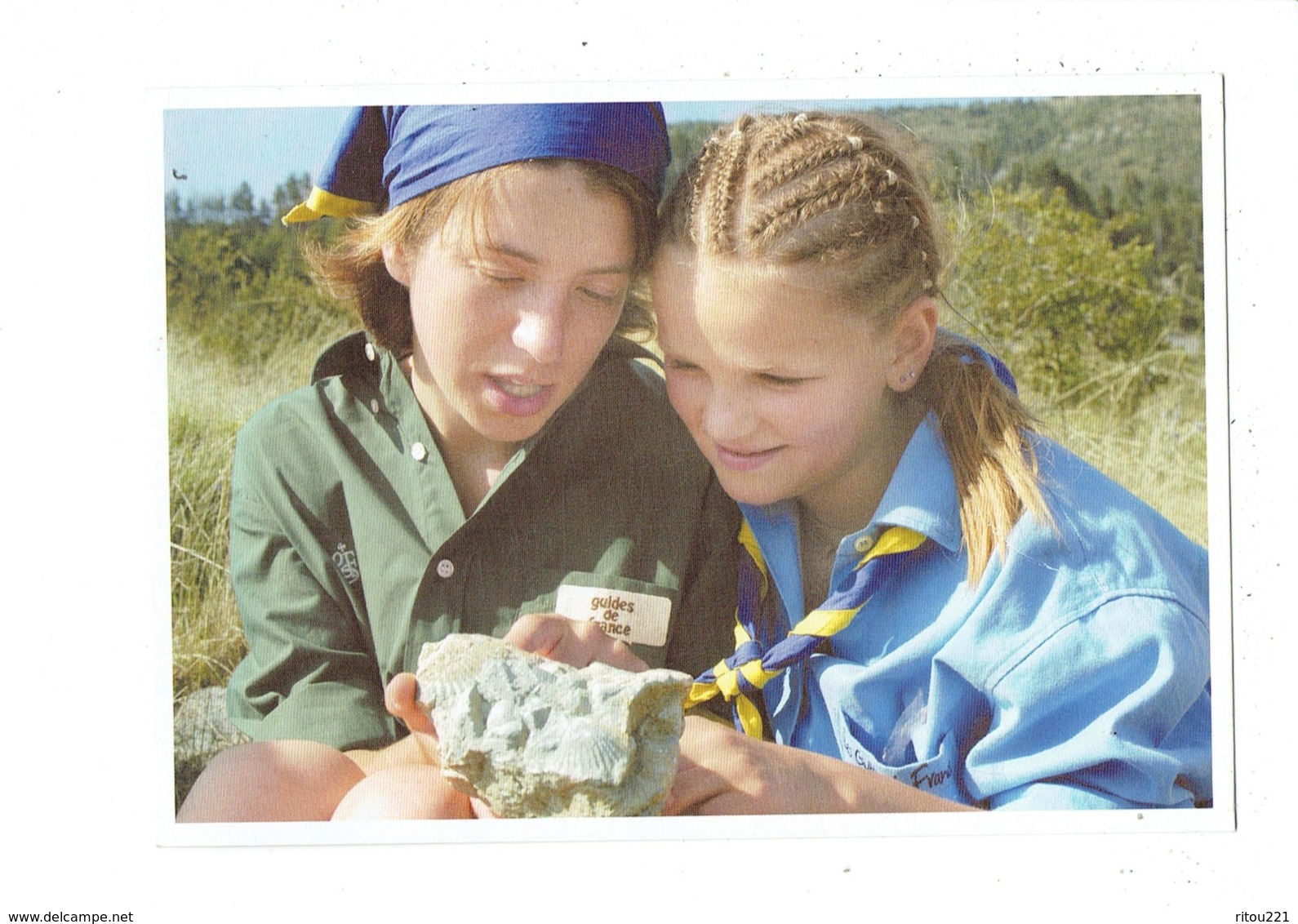 Cpm  Scoutisme Exploration Géologique Alpes De Hautes Provence Photo Pouteau Scouts De France Guides De France Fossile - Scoutismo