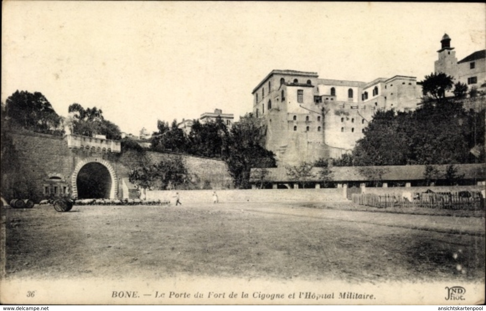 Cp Bone Algerien, A Porte Du Fort De La Cigogne Et L'Hopital Militaire - Alger
