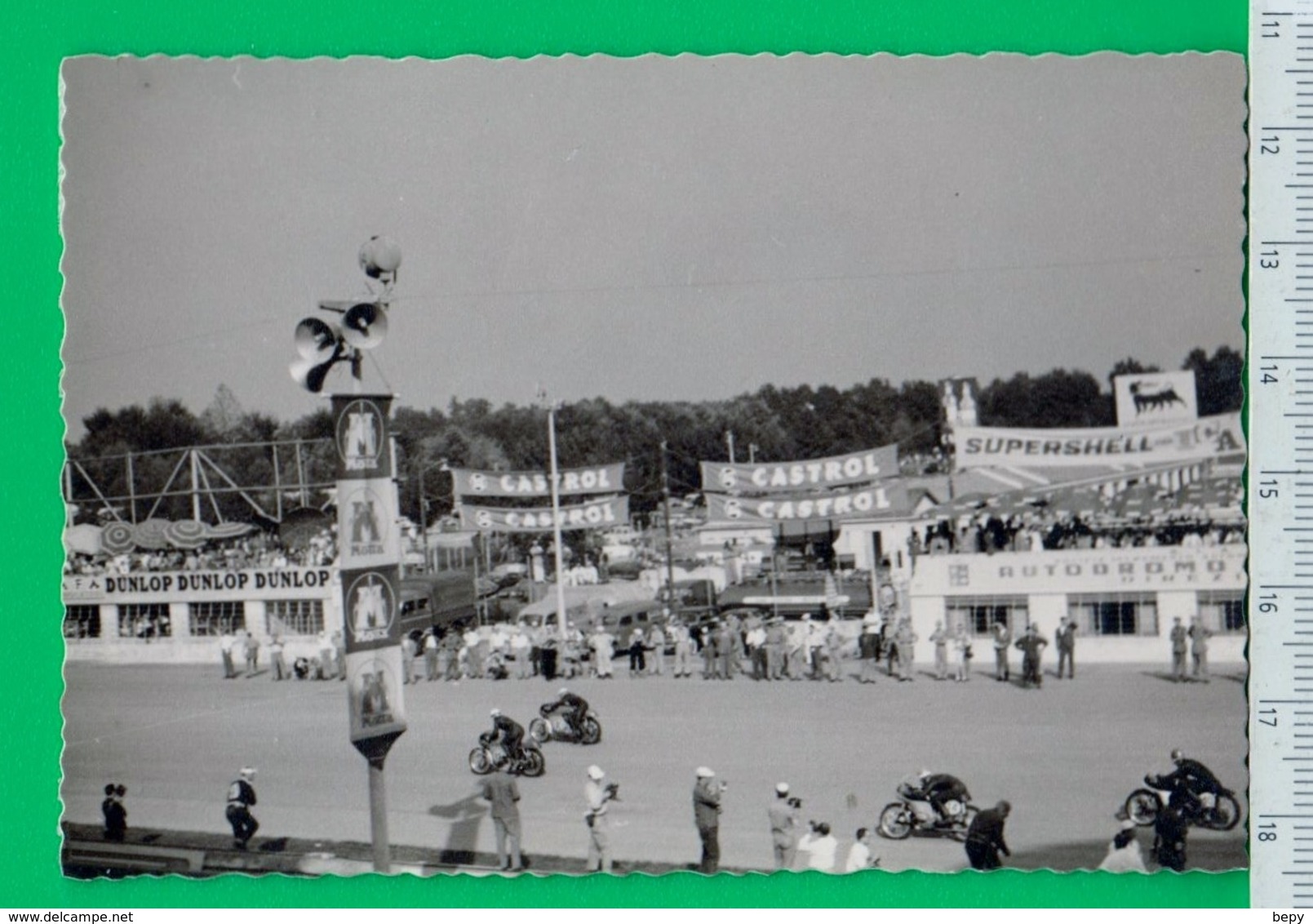 MONZA. Foto. Moto. Corsa. Autodromo Monza. Cynar, Mobil.Motociclismo. castrol, dunlop, shell, motta.