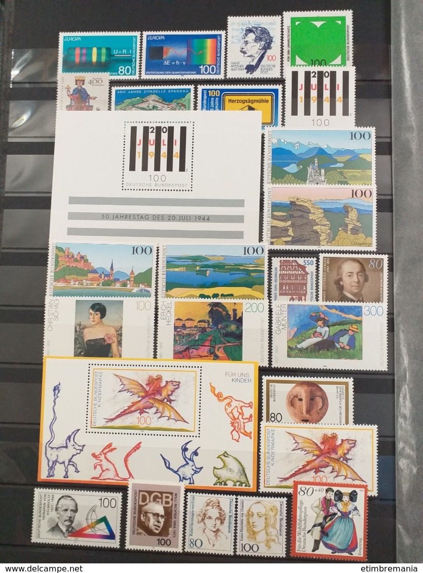 LOT N° 1138  ALLEMAGNE Un Bon Classeur  De Timbres Moderne Neufs ** - Sammlungen (im Alben)