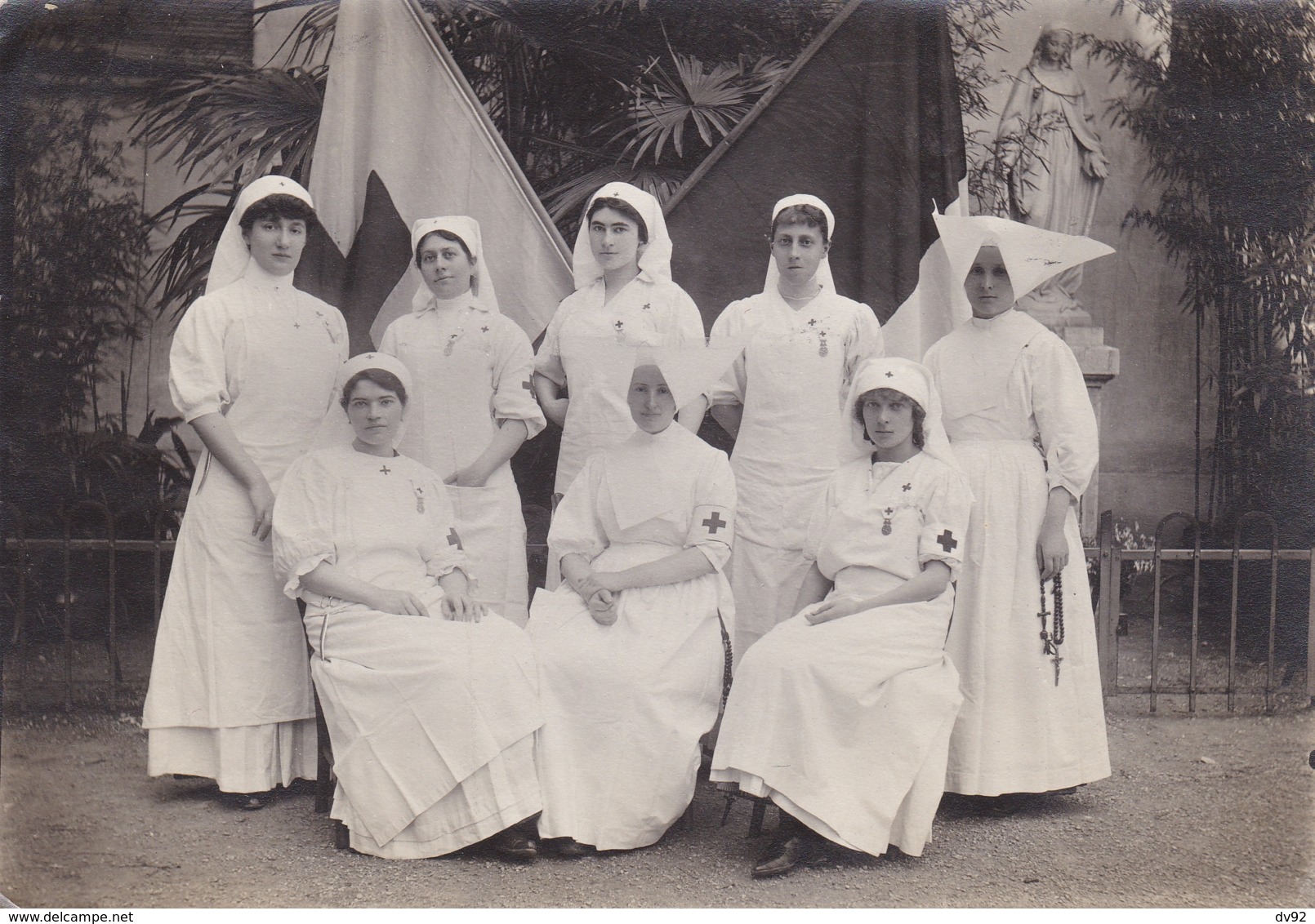 PHOTOGRAPHIE HOPITAL MILITAIRE 1914 /1918 INFIRMIERES ET RELIGIEUSES - Guerra, Militari