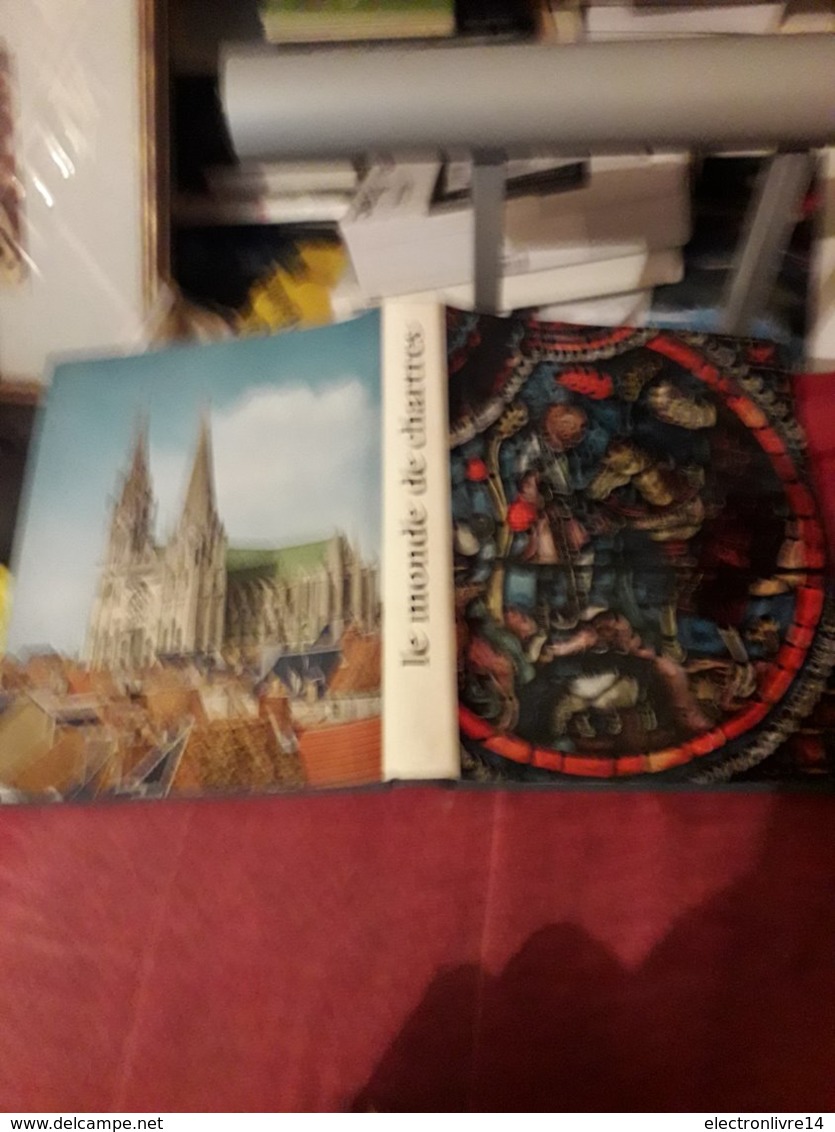 Zodiaque  Le Monde De Chartres - Religion