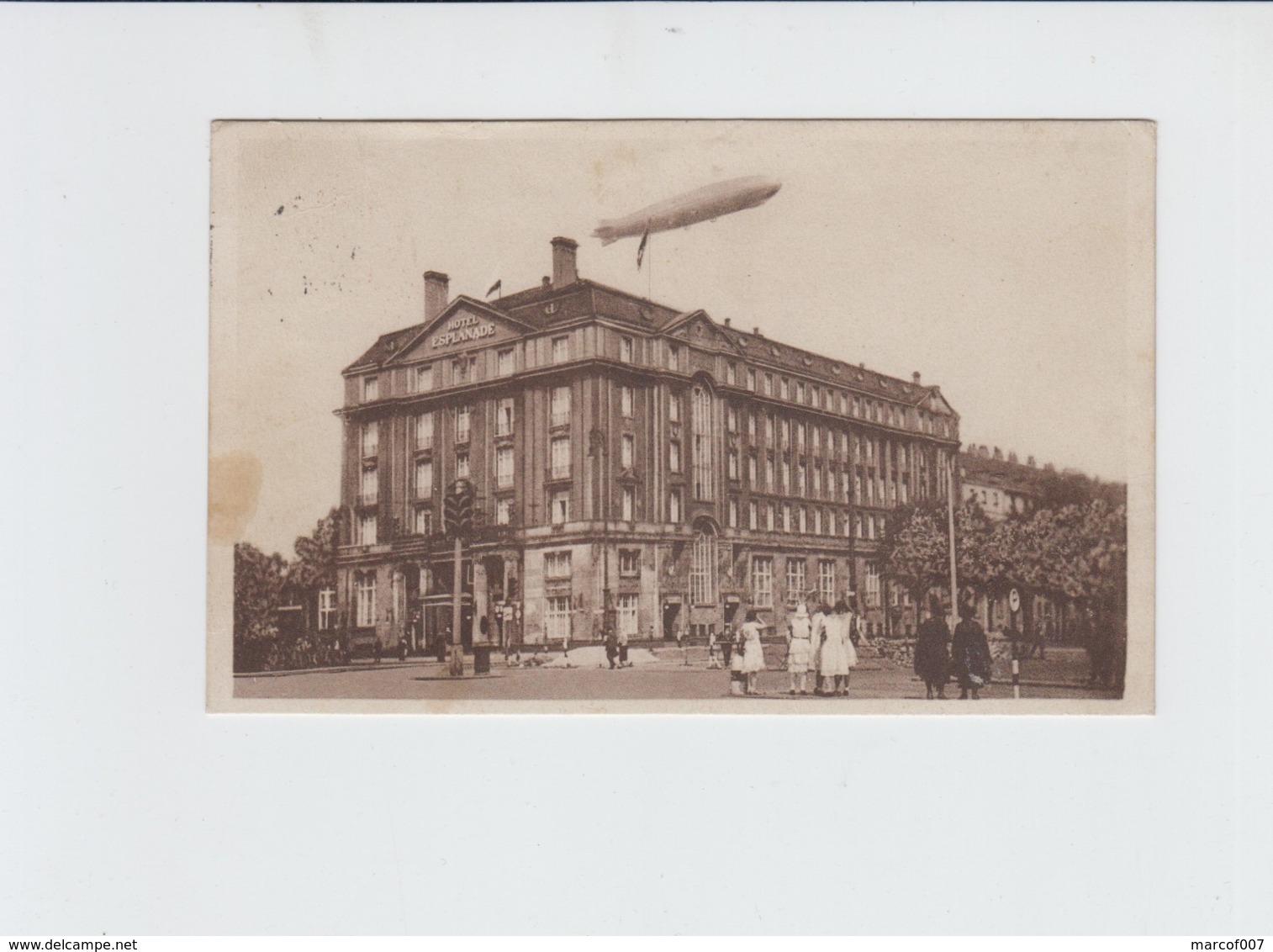 AVIATION - DIRIGEABLE - HAMBURG - HOTEL ESPLANADE - CARTE PHOTO - 1941 - Dirigeables