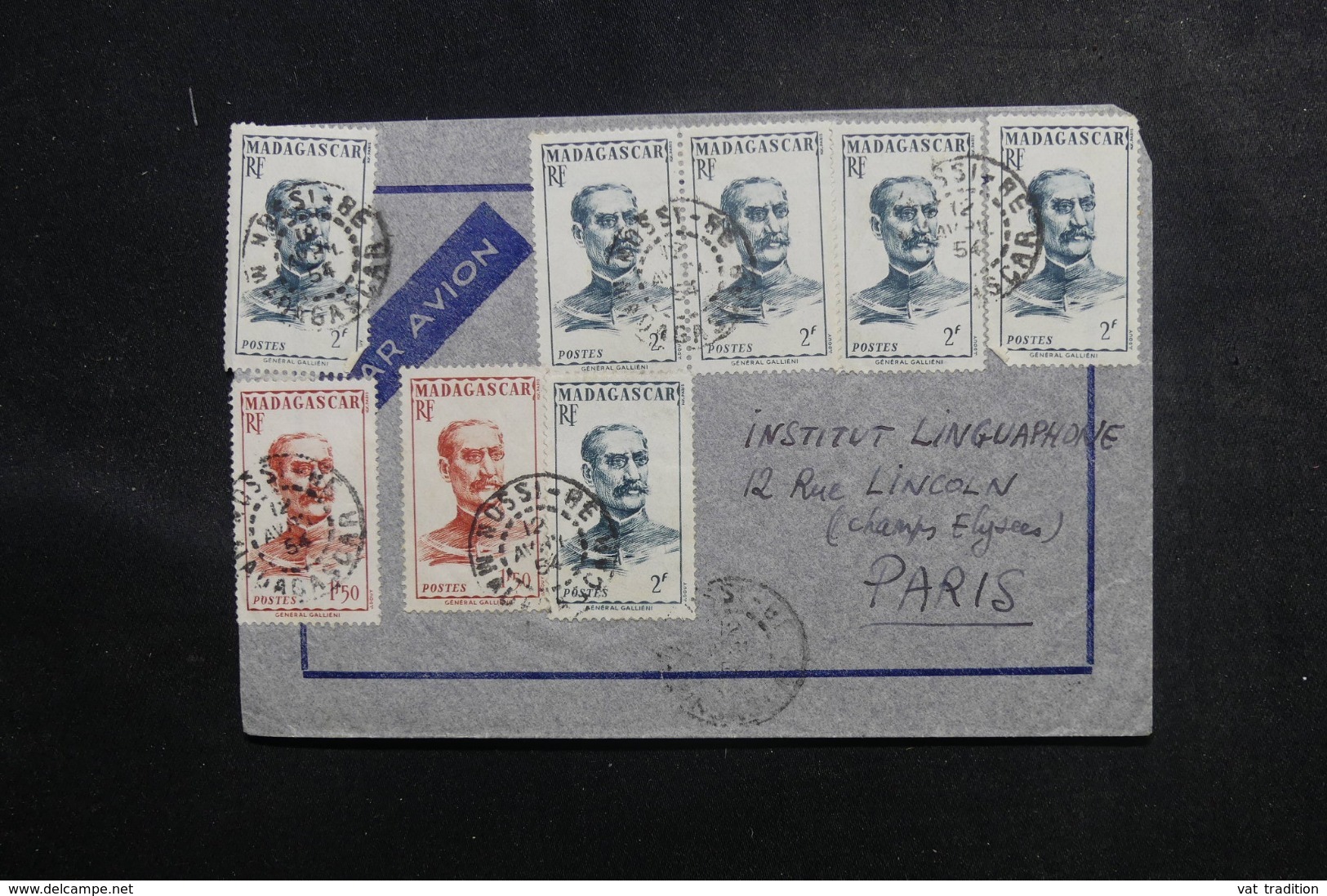 MADAGASCAR - Enveloppe De Nossi Bé Pour La France En 1954 Affranchissement Plaisant- L 47215 - Lettres & Documents