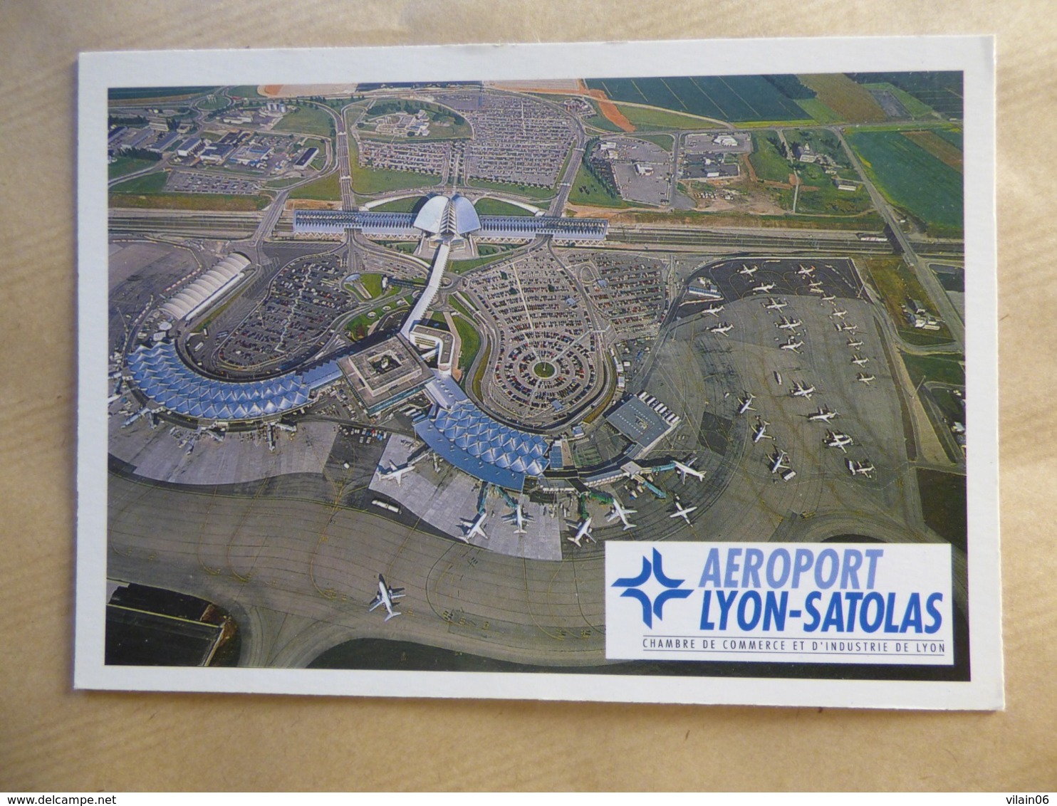 AEROPORT / AIRPORT / FLUGHAFEN   LYON-SATOLAS - Aerodromi