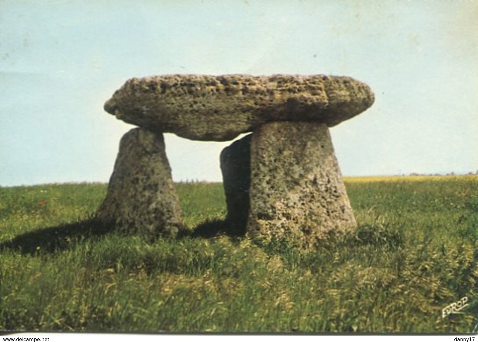 Ardilleres ; Dolmen - Other & Unclassified