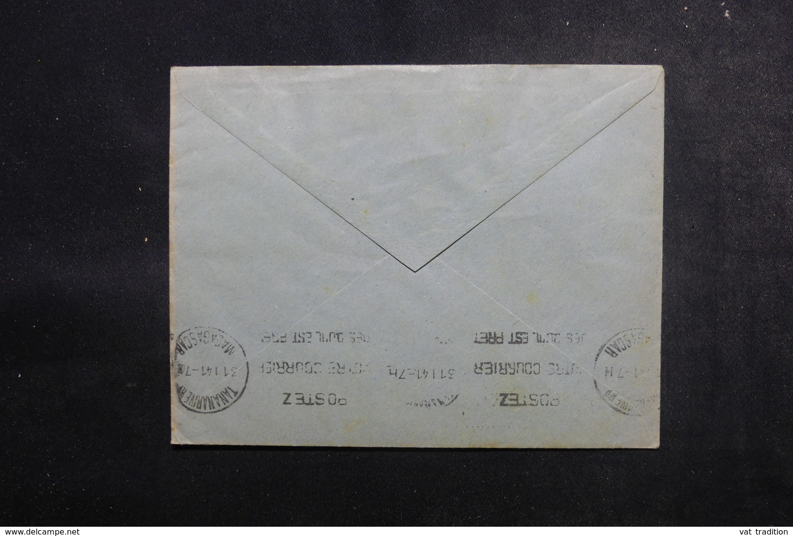 MADAGASCAR - Enveloppe De Ambatondrazaka Pour Tananarive En 1941,  Affranchissement Plaisant - L 47372 - Lettres & Documents