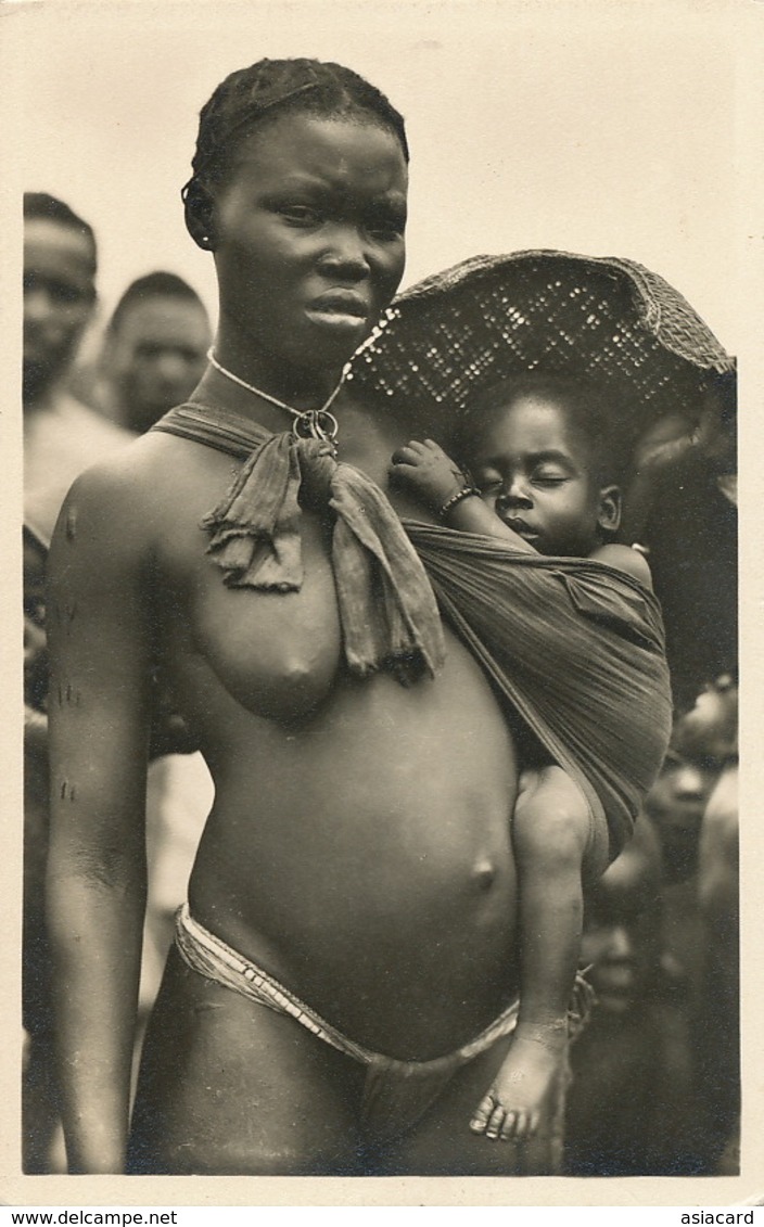 L' Afrique Qui Disparait Leopoldville 137 AEF Maternité  Femme Nue Allaitement Photo Zagourski - Kinshasa - Leopoldville