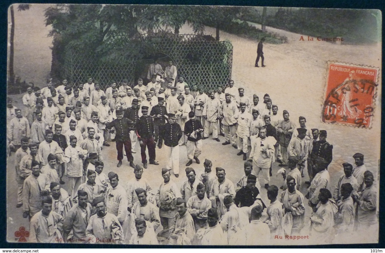 FRANCE - AU RAPPORT - Barracks