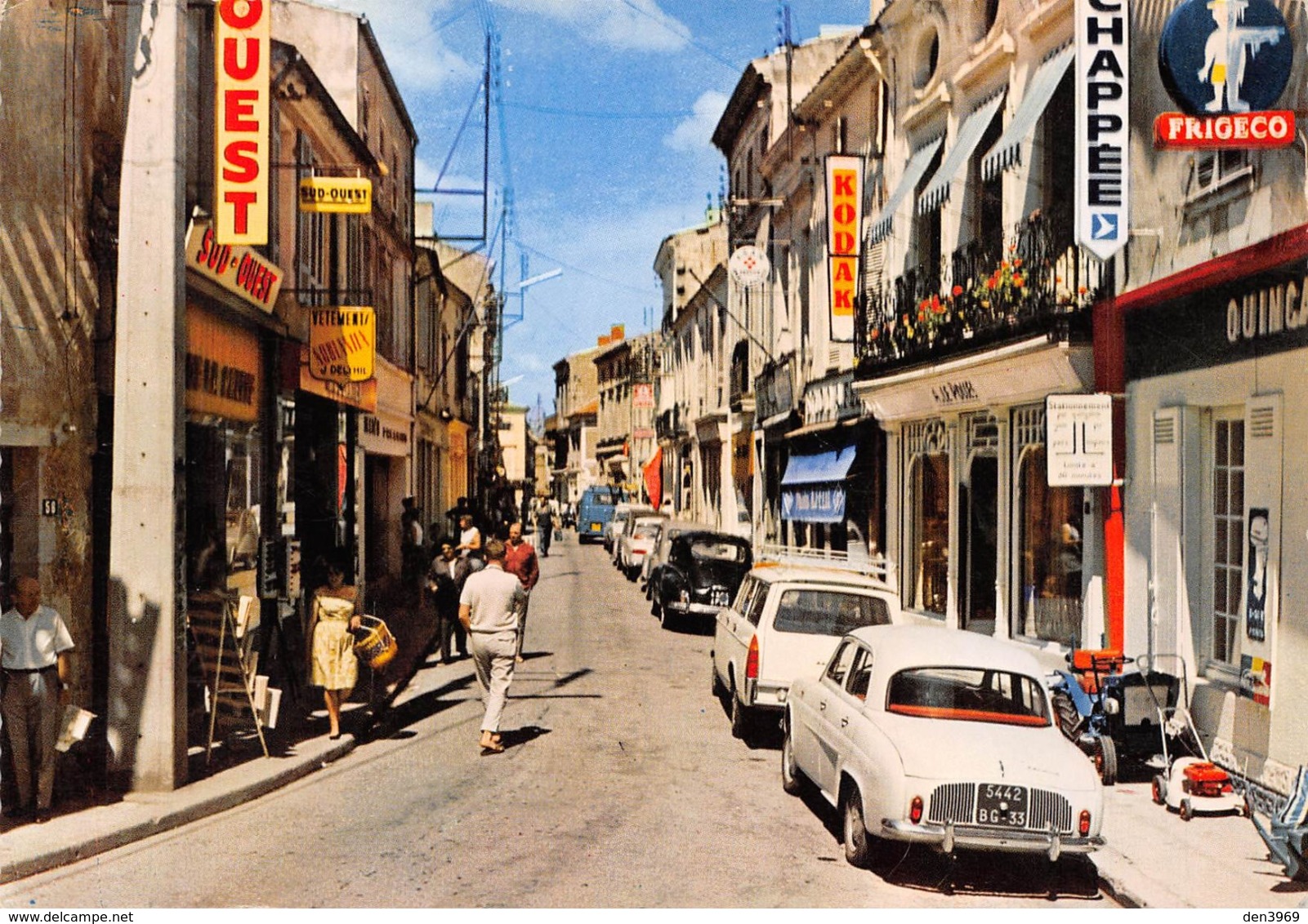 LESPARRE-MEDOC - La Rue J.-J.-Rousseau - Automobiles "5442 BG 33" - Publicité Kodak - Lesparre Medoc