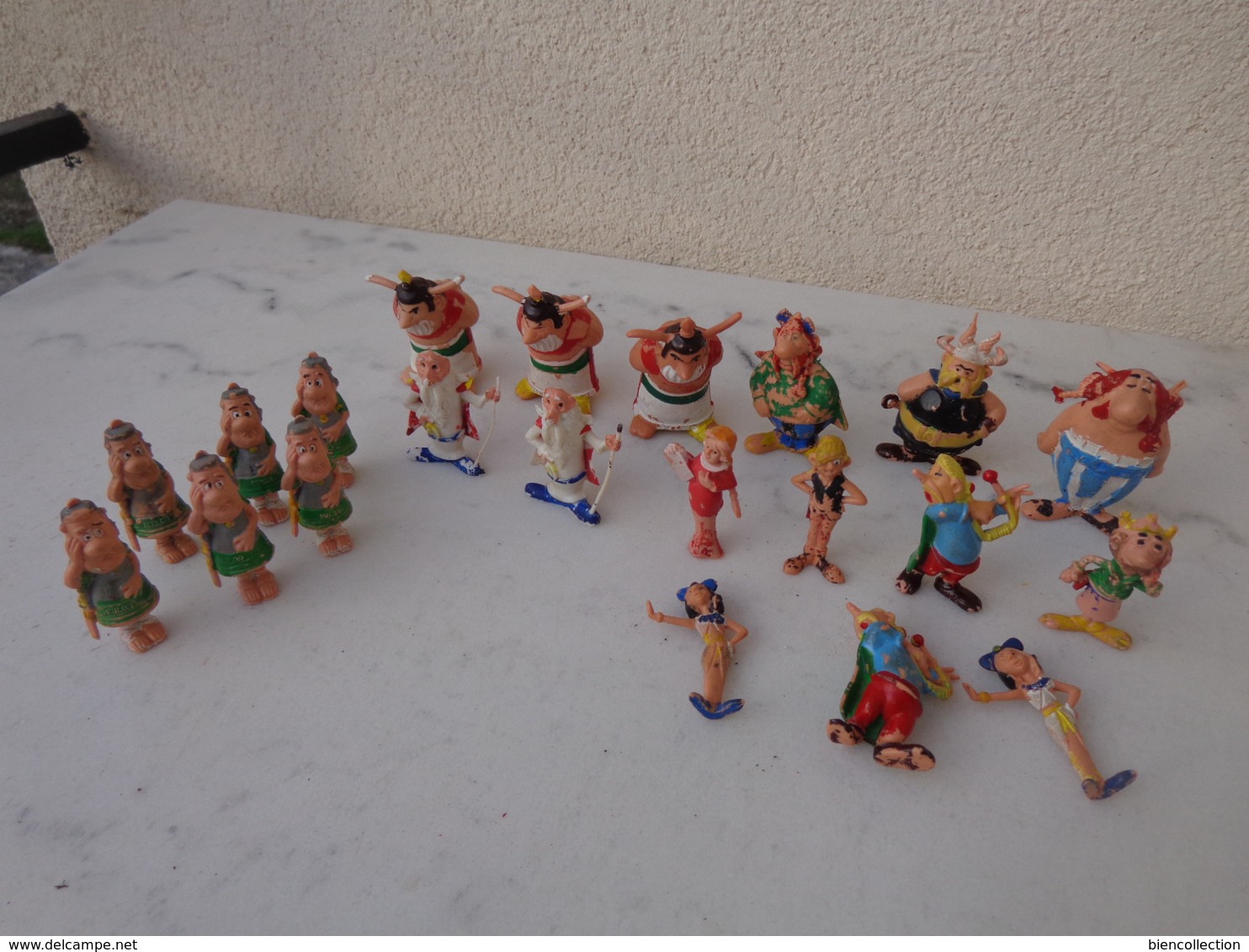 21 Figurines Huilor De La Série Astérix Et Obélix, Certaines Par Multiple - Asterix & Obelix