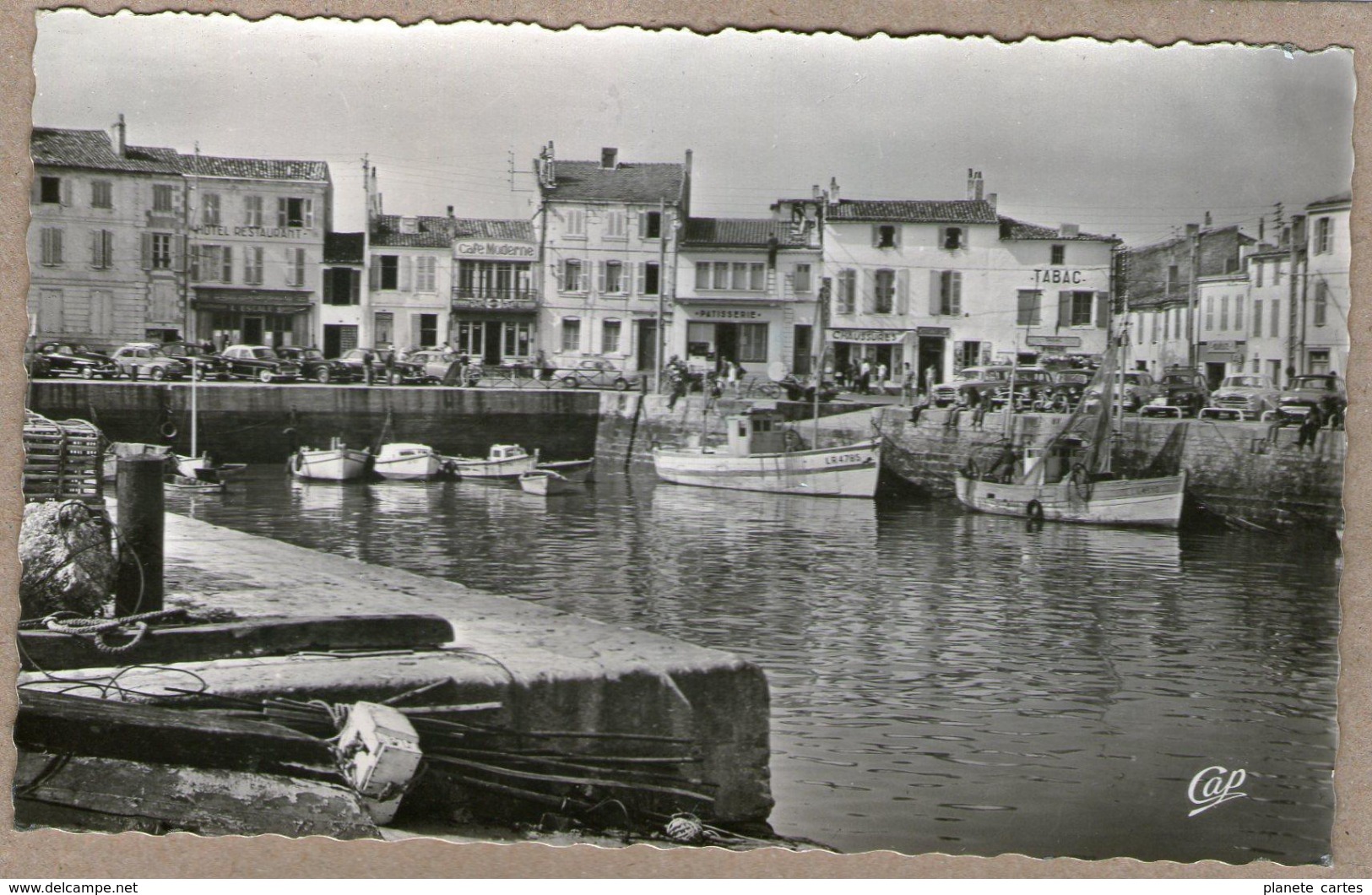 17 / ILE DE RÉ - La Flotte - Port Et Quais - Hôtel, Café, Commerces (années 50) - Ile De Ré