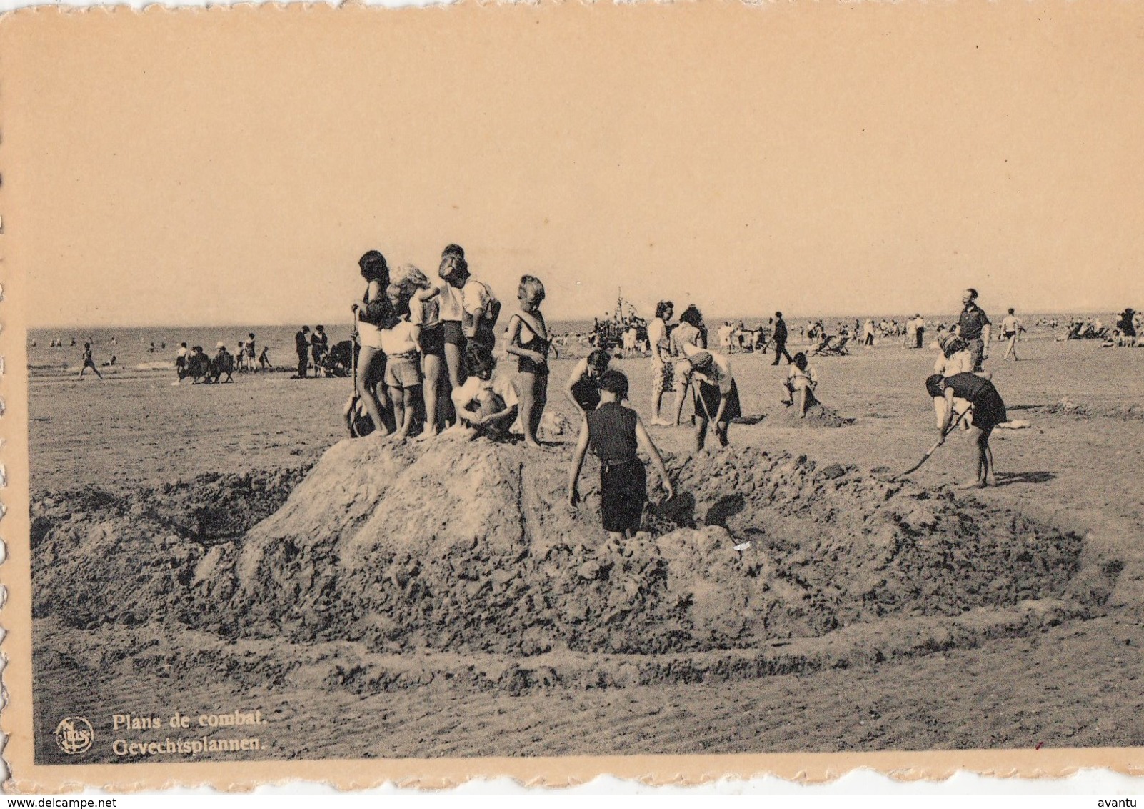 NIEUWPOORT / FORTENBOUW OP HET STRAND - Nieuwpoort