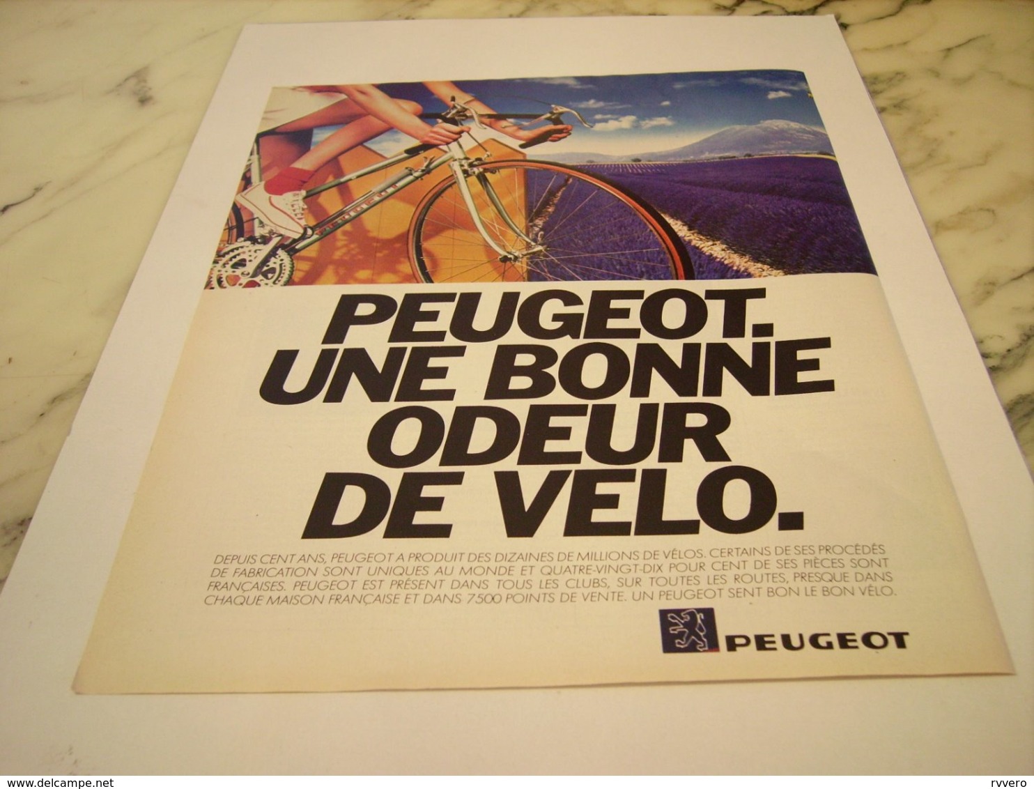 ANCIENNE PUBLICITE UNE BONNE ODEUR VELO  PEUGEOT  1981 - Motorfietsen