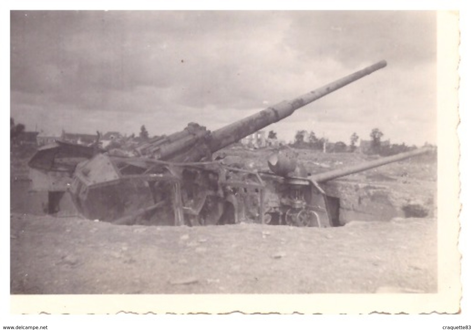 "LA BATTERIE DE KERJEAN REDUITE AU SILENCE APRES UNE PLUIE D'OBUS ET DE BOMBES DU 14 AOUT AU 8SEPT. - Krieg, Militär