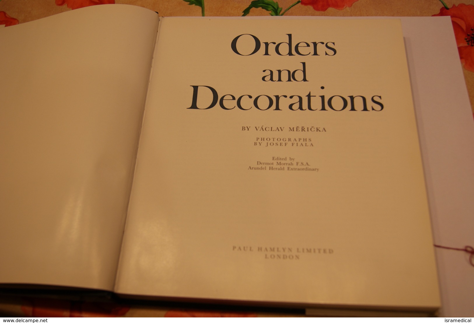 ORDERS AND DECORATIONS 126 - Boeken & CD's