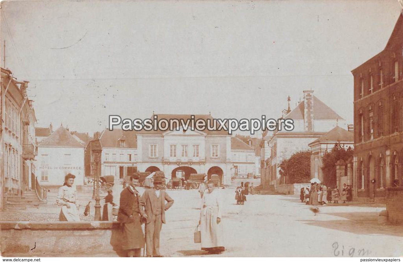 CARTE PHOTO SIGNY L'ABBAYE PLACE DE L'HOTEL DE VILLE (Feldpost) - Autres & Non Classés