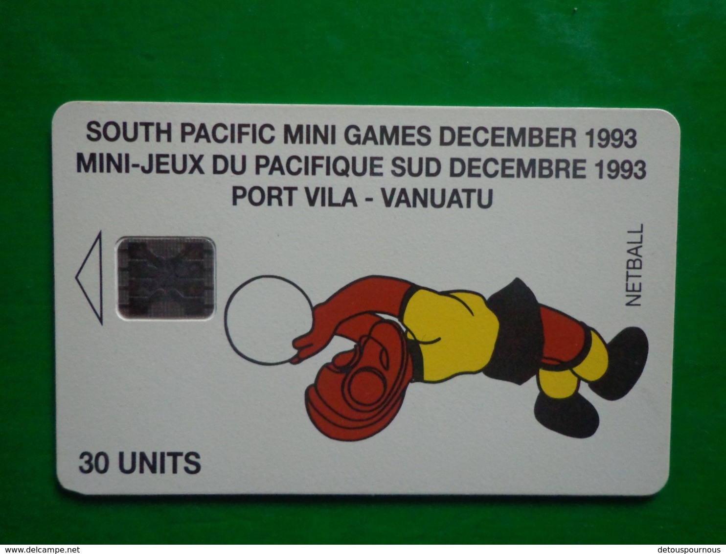 Rare Télécarte Vanuatu 30 Unités, 10/93, 3000ex, Petit Impact Sous Le 3, Coin Bas A Gauche, Jauni Recto Et Verso ??? - Vanuatu