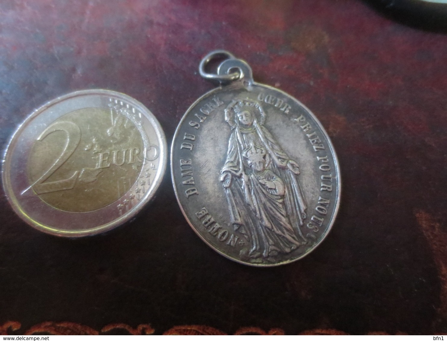 ANCIEN PENDENTIF METAL ARGENT -MEDAILLE AIME SOIT PARTOUT LE SACRE COEUR DE JESUS 100 J I - Pendentifs