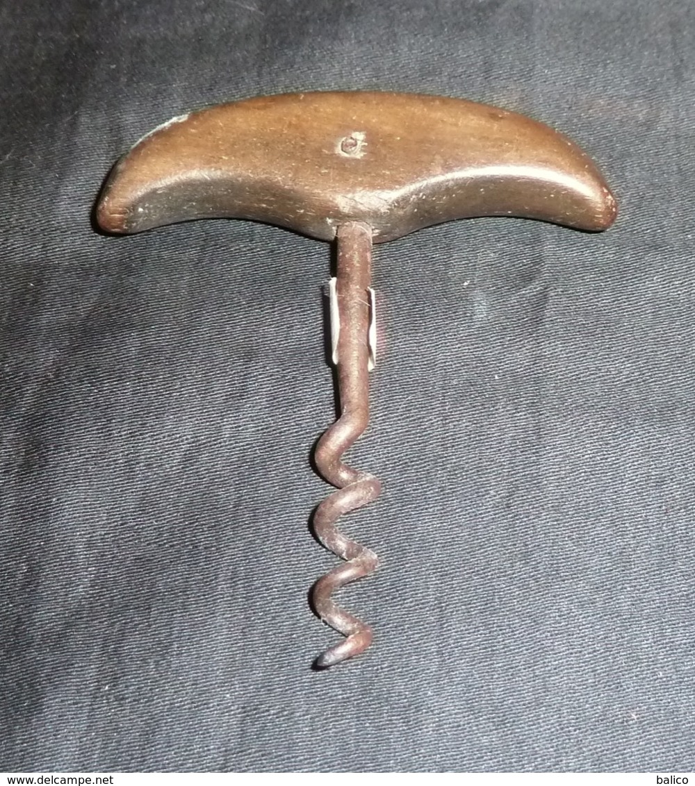 Tire Bouchon - Simple Manche Bois Ancien - Bottle Openers