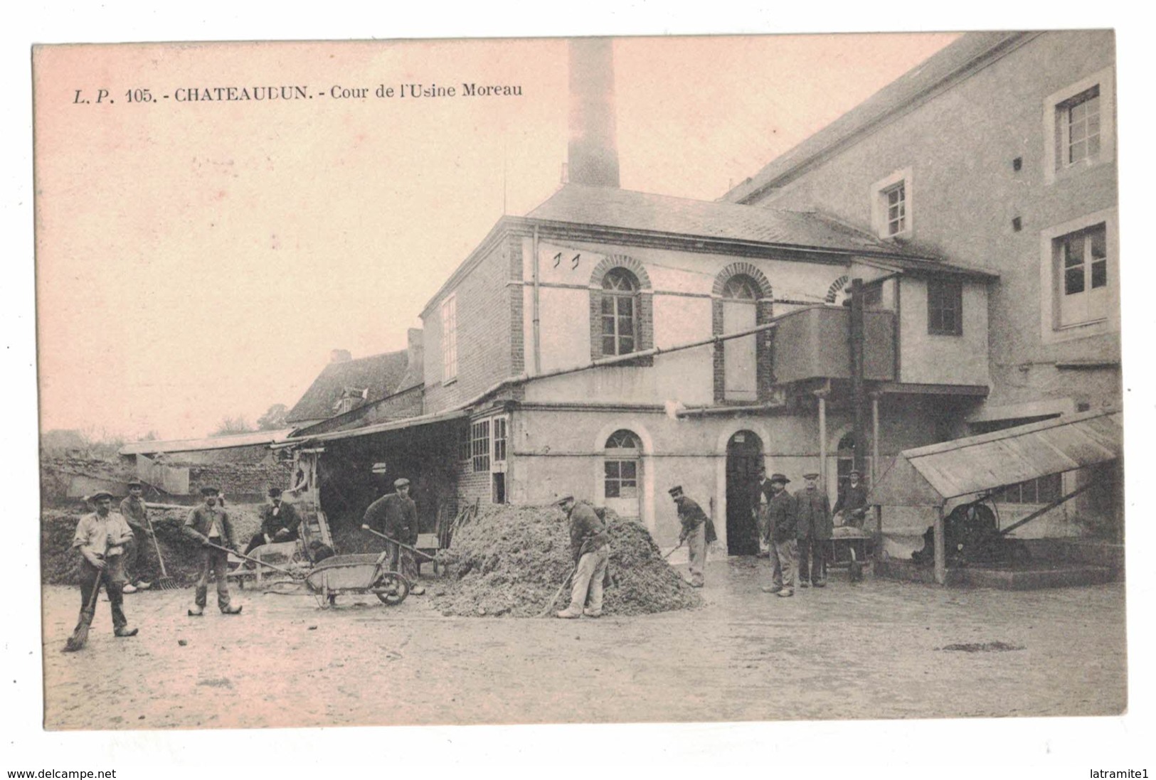 CARTE POSTALE  USINE MOREAU CHATEAUDUN Cour De L'usine - Pubblicitari