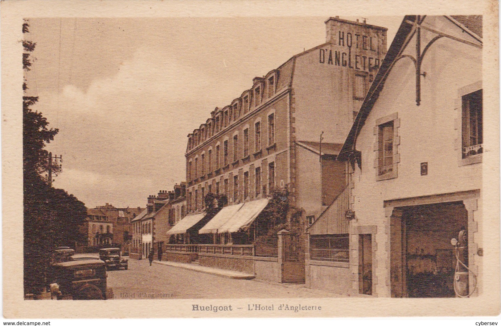 HUELGOAT - L'Hôtel D'Angleterre - Voitures - Pompe à Essence - Huelgoat