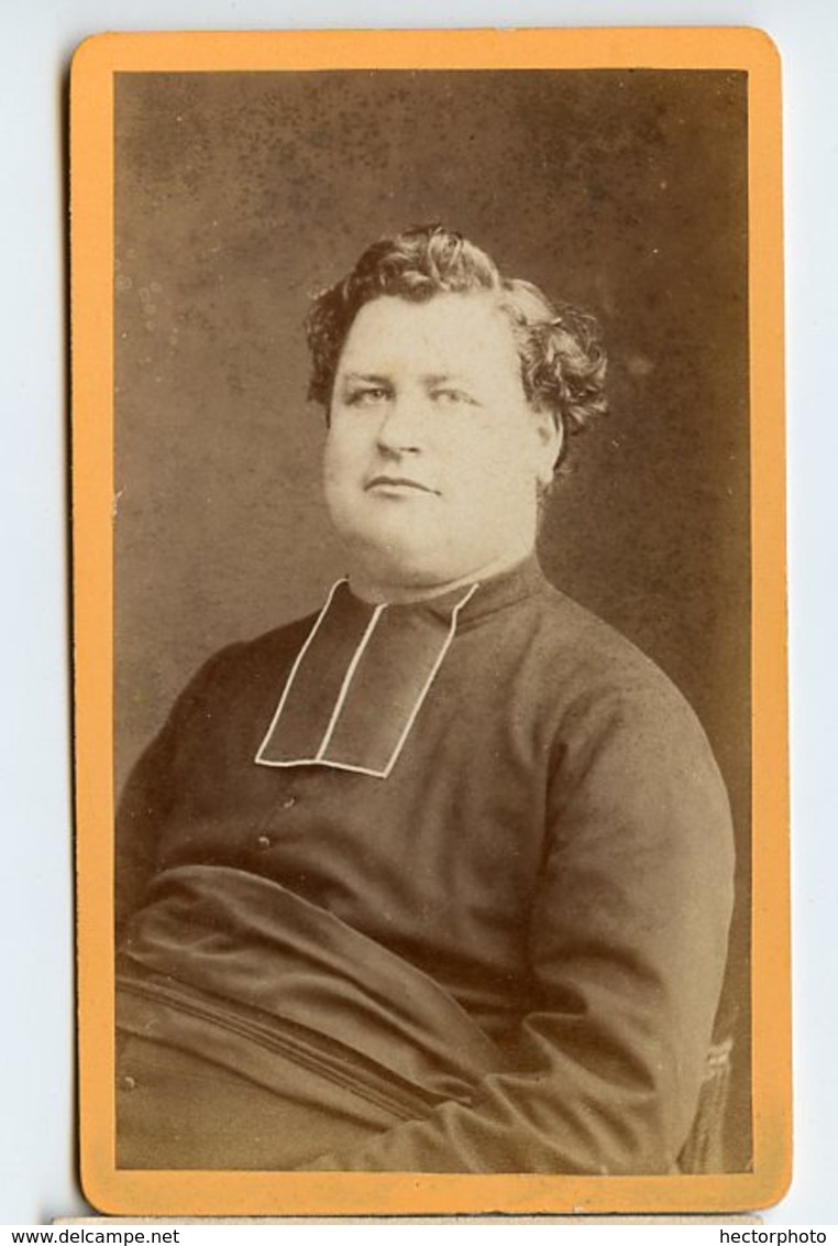 Homme Man Curé Prêtre Religion Religieux XIX CDV Ovale Photo Ancienne Portrait - Anonyme Personen