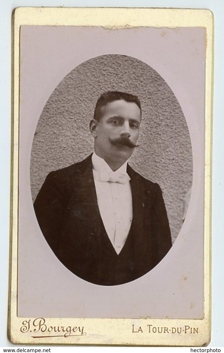 Homme Man  XIX CDV Joseph BOURGEY La Tour Du Pin Moustache Mustache Ovale Bombée Portrait - Alte (vor 1900)