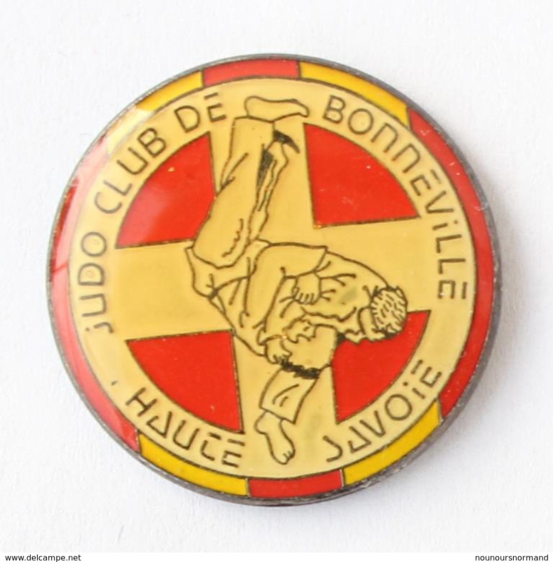 Pin's BONNEVILLE (74) - JUDO CLUB DE HAUTE SAVOIE - Judoka En Randori - I752 - Judo