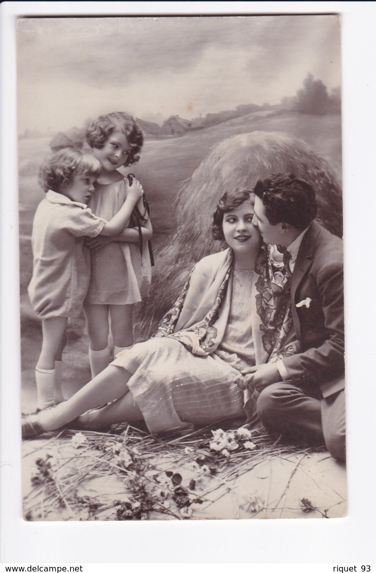 Lot 3 Cartes Photo -Famille Mise En Scène Devant Décors De Campagne (années 1945 - 1950) - Altri & Non Classificati