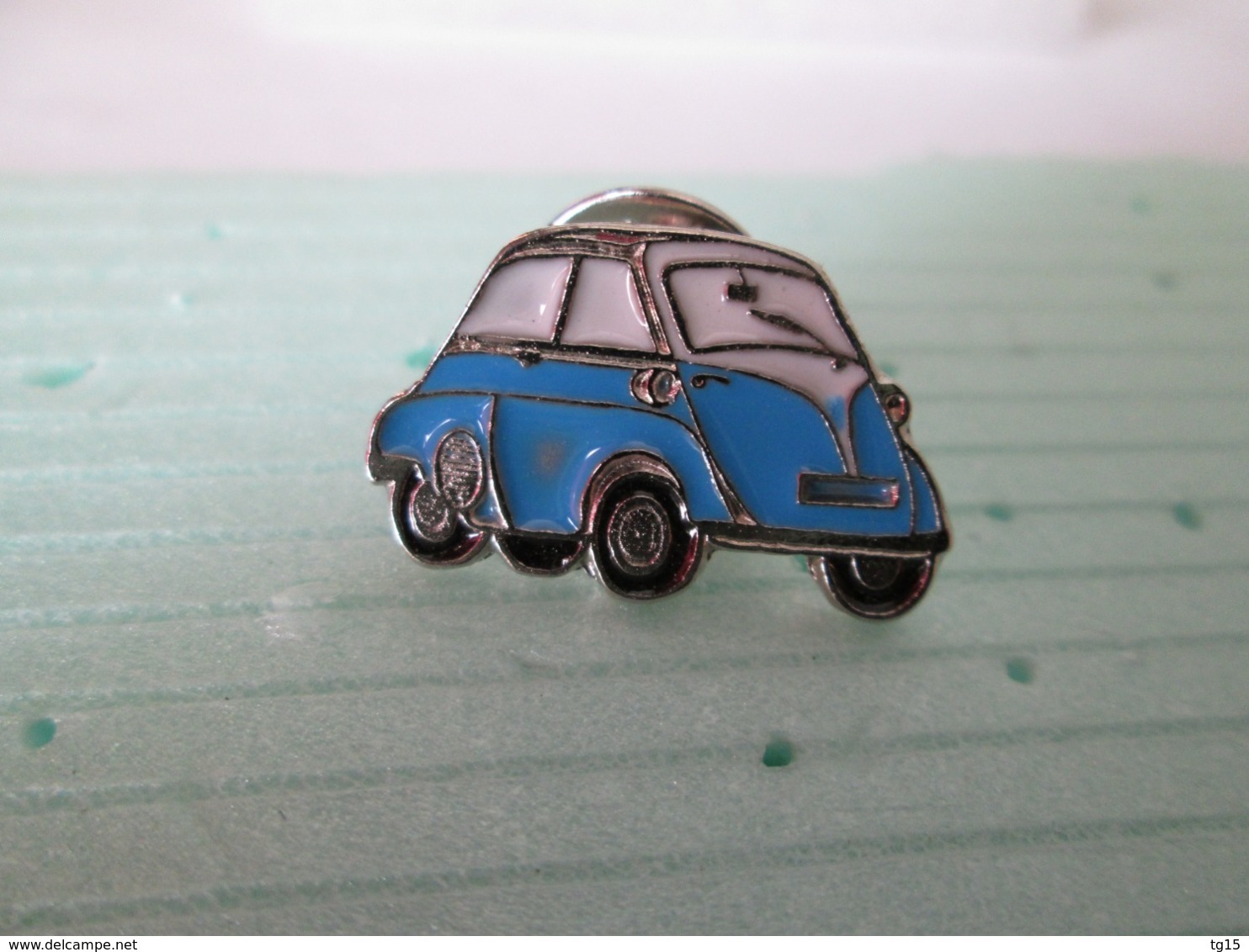 PIN'S    BMW  ISETTA  BLEU    Email A Froid - BMW