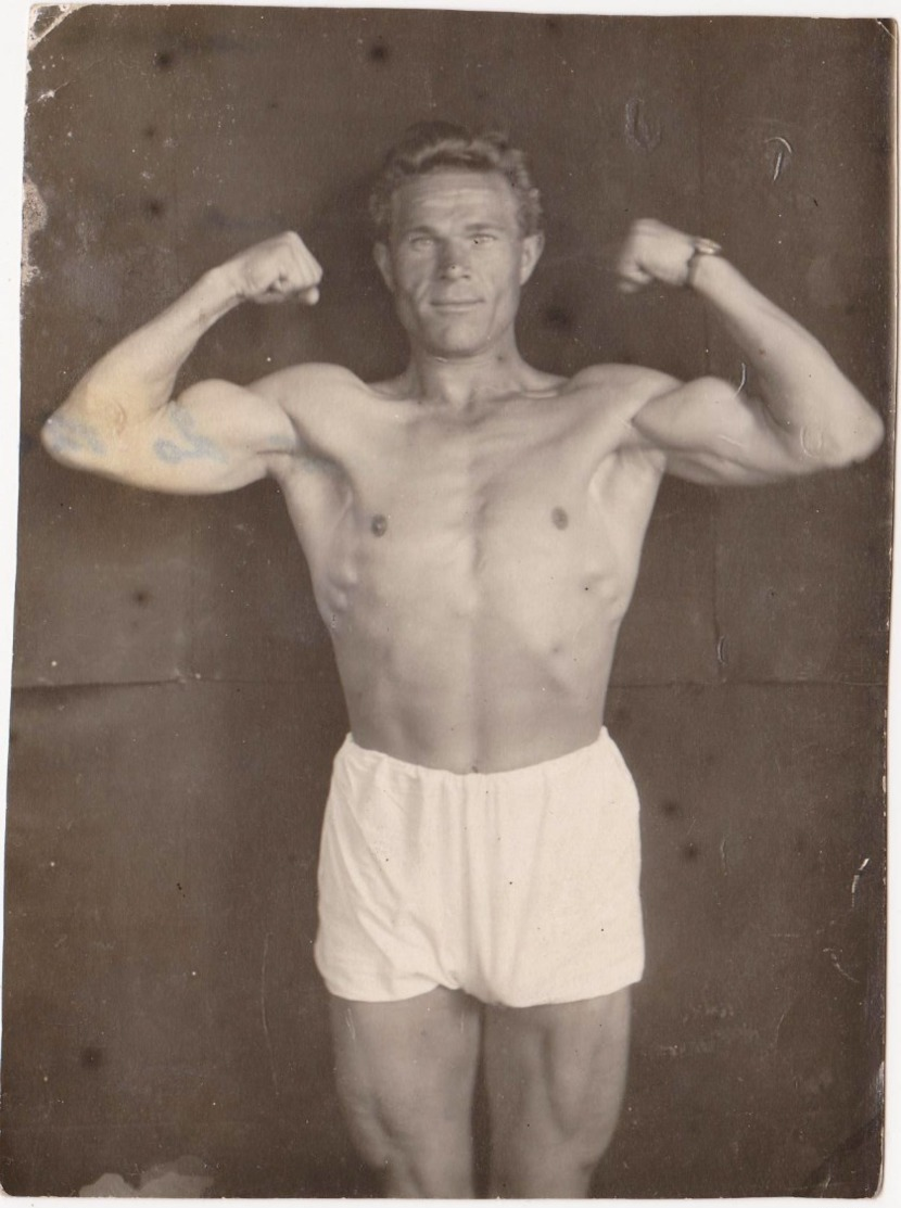 Handsome Muscular Man Male Semi Nude BODYBUILDING  NU ATHLETE  Muscles Antique Photo 1932 - Anonyme Personen