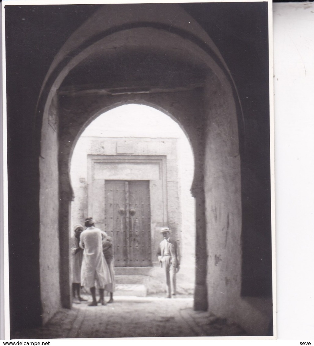 TUNIS La Médina Tunisie Ambiance De Rue 1923 Photo Amateur Format Environ 7,5 Cm X 5,5 Cm - Orte