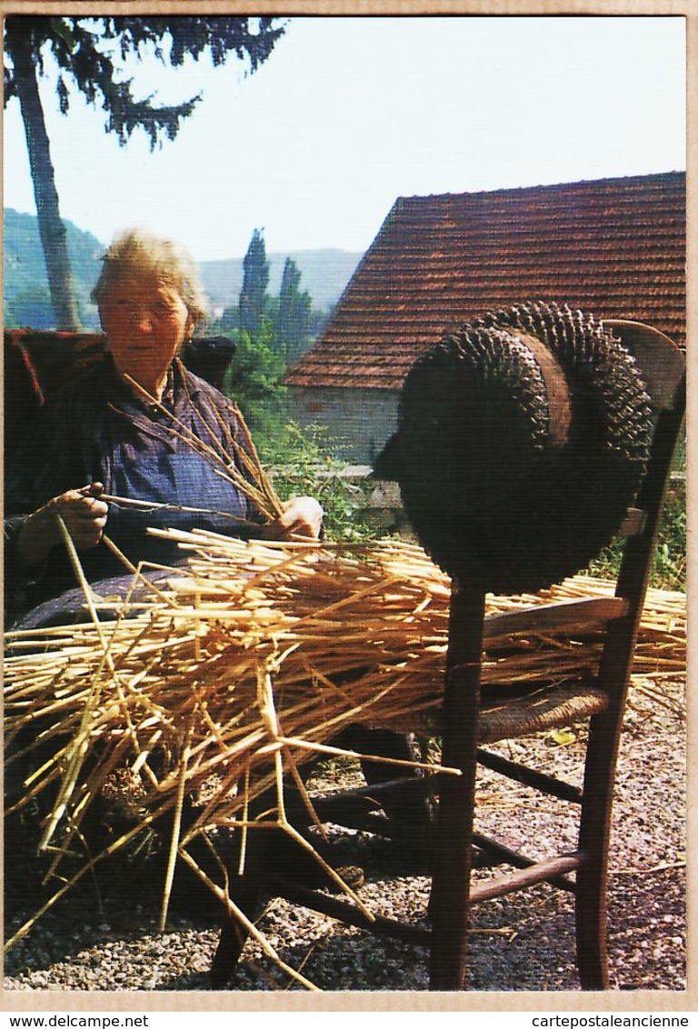 Met024 Midi Pyrenées La REMPAILLEUSE Preparant Sa PAILLE Petits Métiers De Chez Nous - CPSM Toilée AS COEUR N°9 - Artisanat