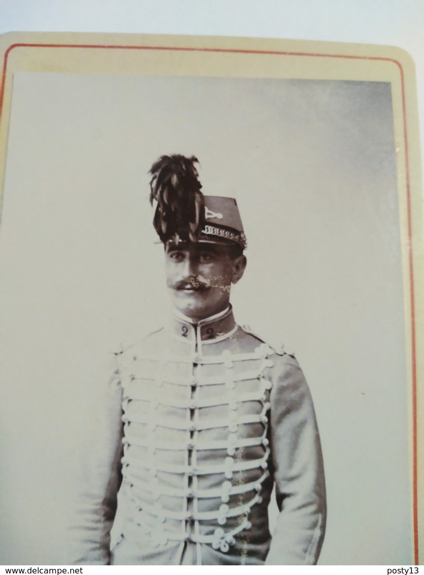 Photographie CDV Militaire - PORTRAIT D'UN HUSSARD - Voir "Hongroise" Sur Shako - 2 Sur Col - Dos Muet - BE - Guerra, Militares