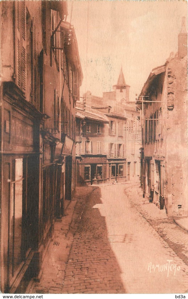 79 - PARTHENAY - VERS LA PORTE DE L'HORLOGE - Parthenay