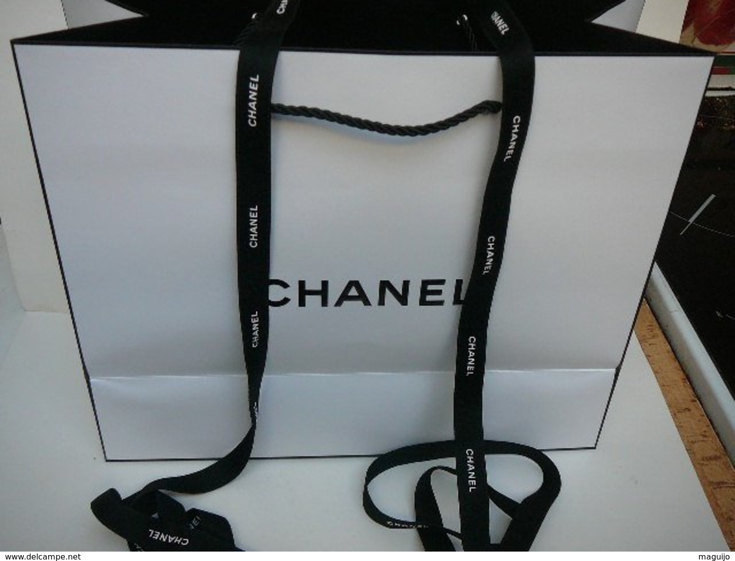 CHANEL: SAC PAPIER   NEUF + RUBAN  NEUF   ,SUPERBE  VOIR ET LIRE !! - Unclassified