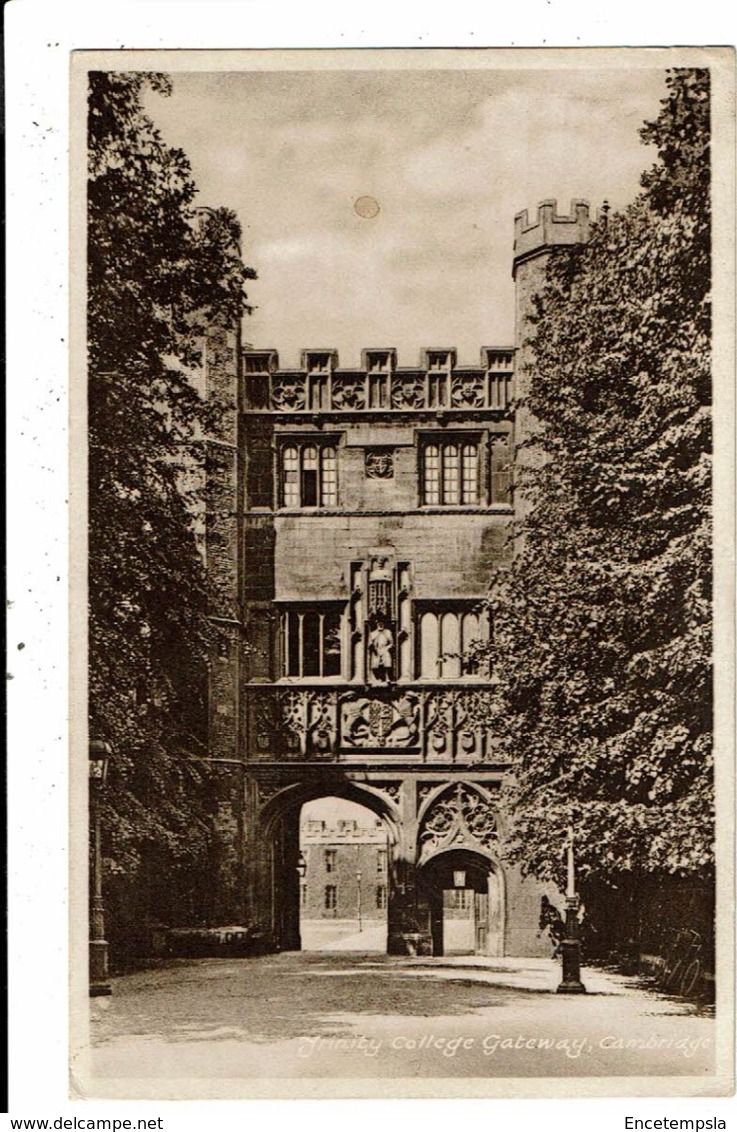 CPA-Carte Postale-Royaume Uni- Cambridge-Trinity College Gateway-1947 VM9217 - Cambridge