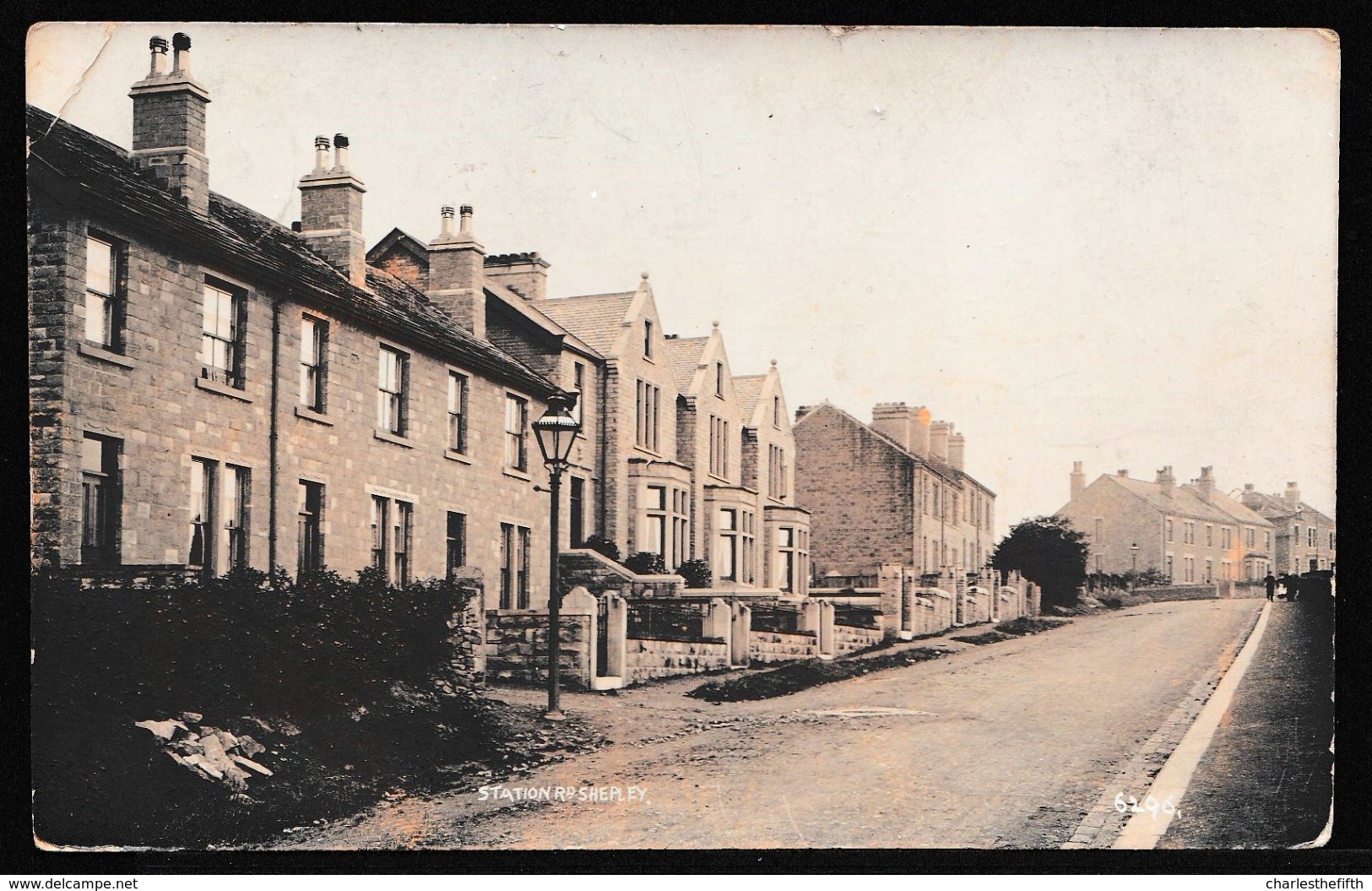 OLD PHOTOCARD * SHEPLEY Station Road * - ( Huddersfield - West Yorkshire ) - Rare ! - Altri & Non Classificati