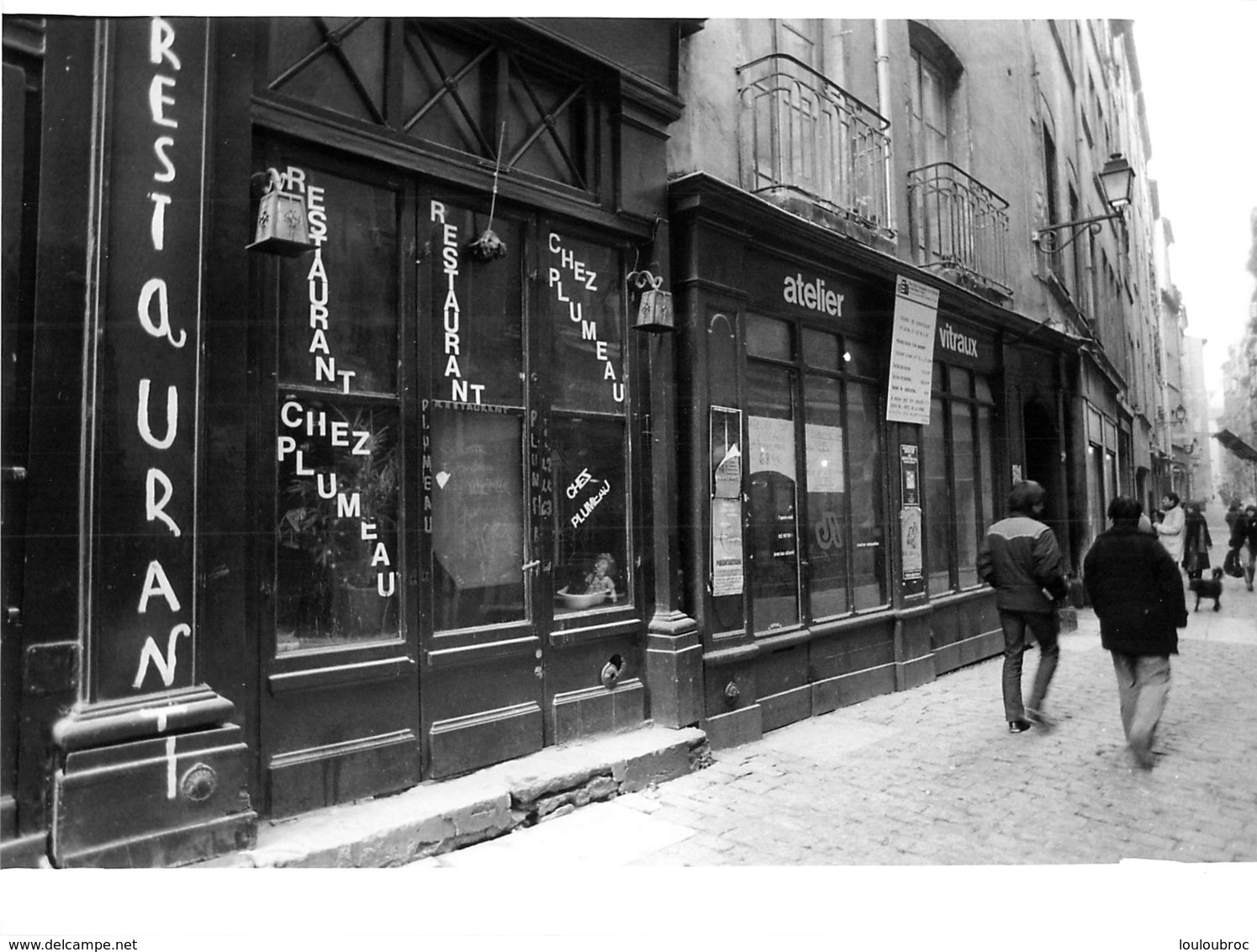 LYON RESTAURANT CHEZ PLUMEAU RUE SAINT JEAN  DEVENU LE GONES   GRANDE PHOTO DE PRESSE  FORMAT  24 X 17 CM - Plaatsen