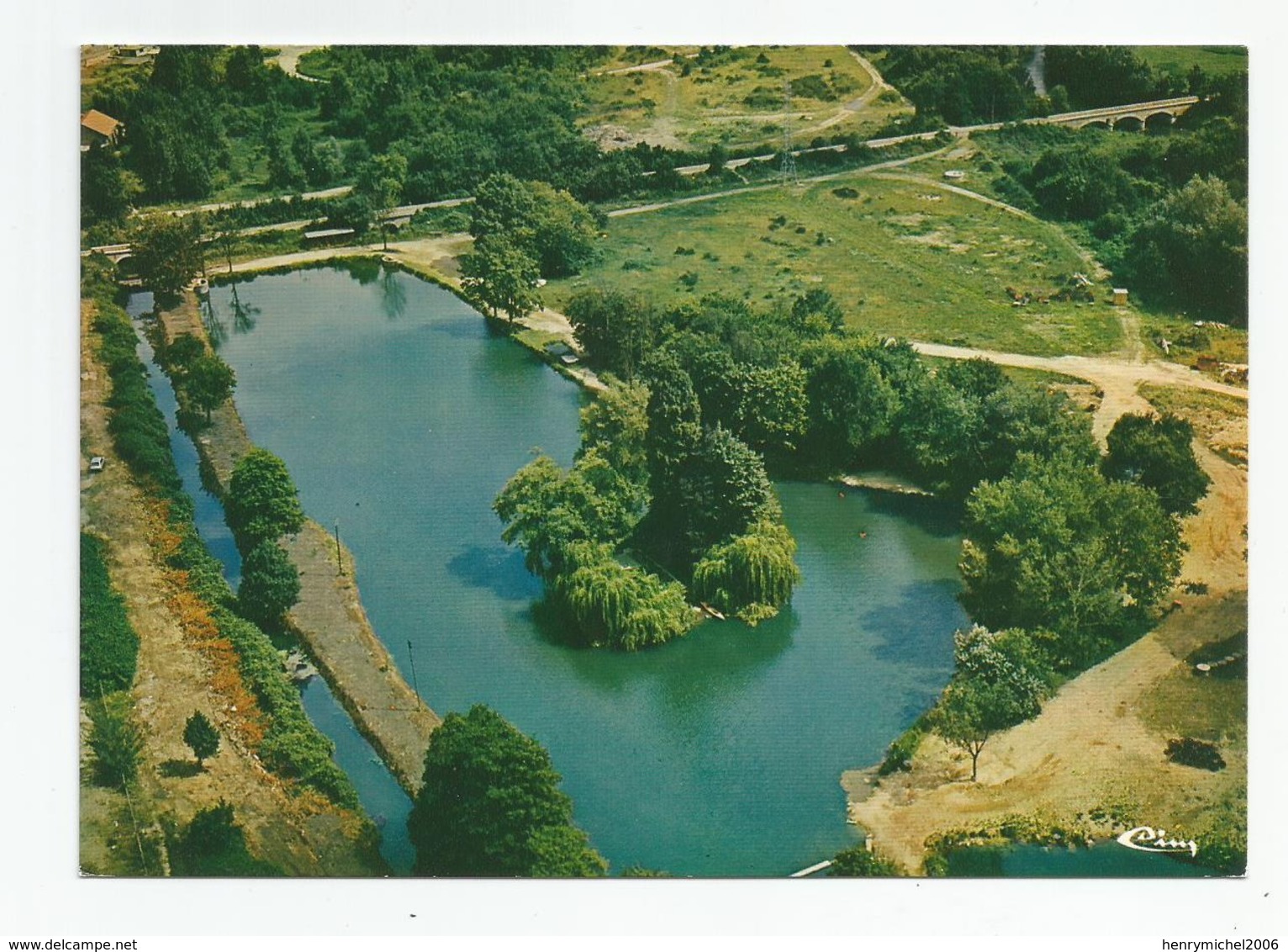 38 Isère  Le Lac De Charvieu Chavagneux A Pont De Cheruy Vue Aérienne - Pont-de-Chéruy