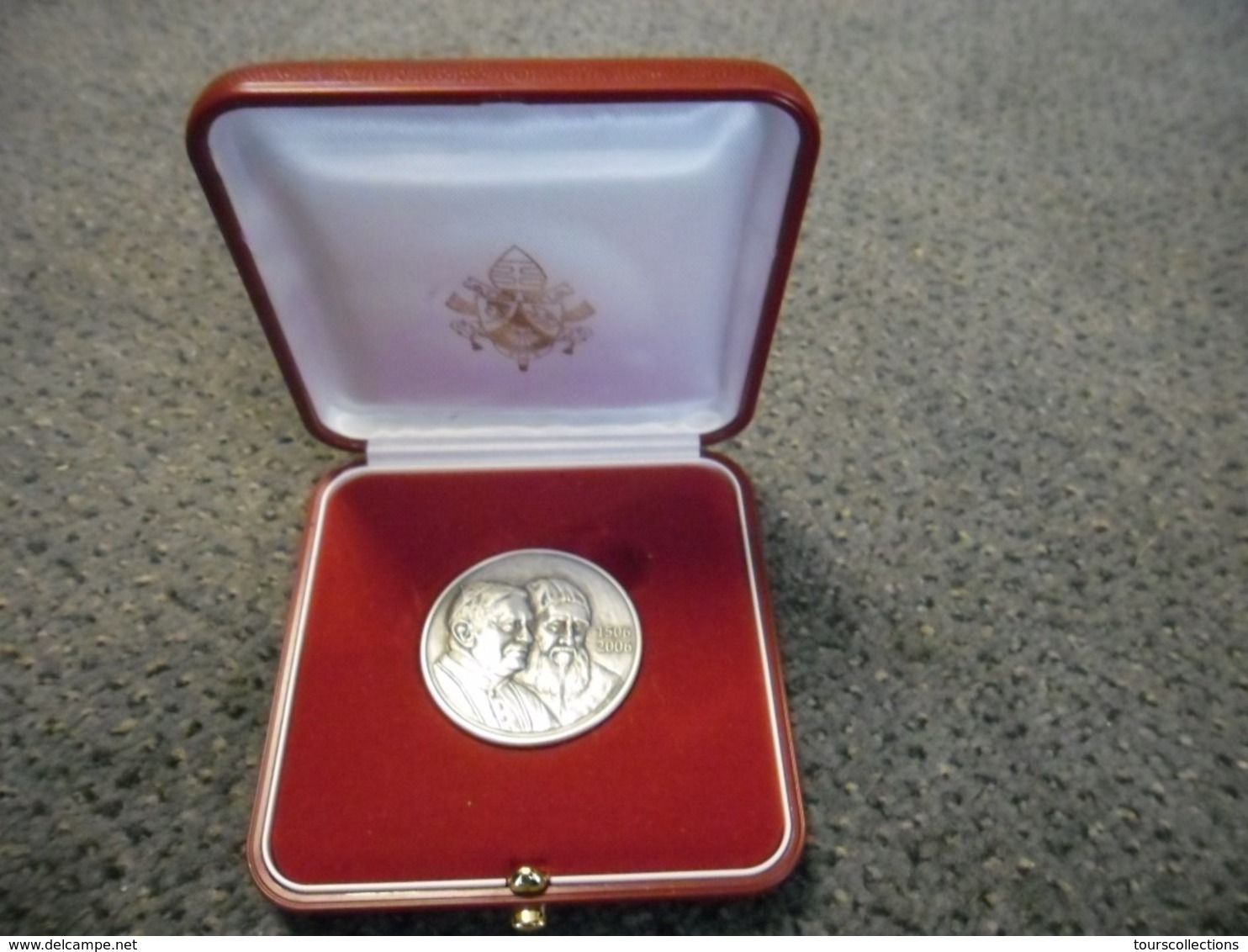 MEDAILLE VATICAN ARGENT 84/5000 En COFFRET 1506 - 2006 Pour Les 500 Ans Des Gardes Suisses - PAPE JULES II Et BENOIT 16 - Vatican