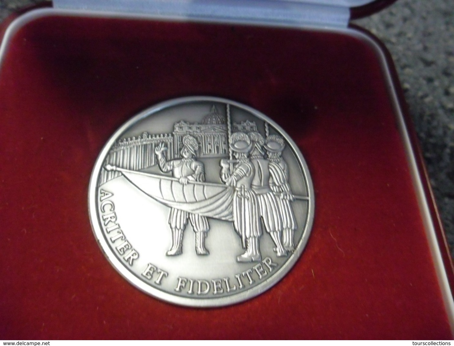 MEDAILLE VATICAN ARGENT 84/5000 En COFFRET 1506 - 2006 Pour Les 500 Ans Des Gardes Suisses - PAPE JULES II Et BENOIT 16 - Vatican