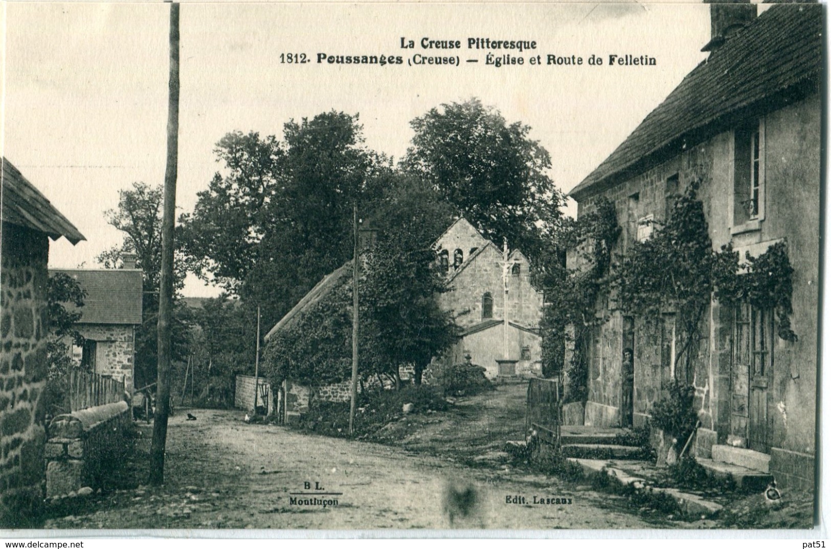 23 - Poussanges : Eglise Et Route De Felletin - Autres & Non Classés