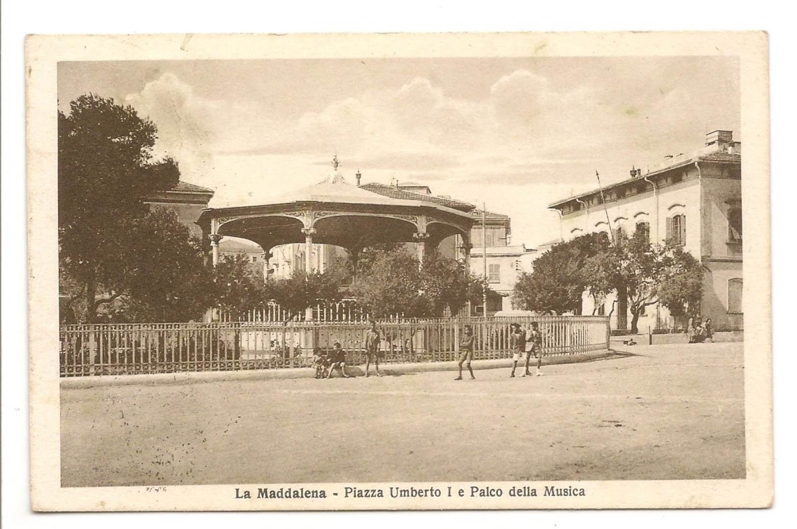 LA MADDALENA - PIAZZA UMBERTO I  E PALCO DELLA MUSICA - Sassari