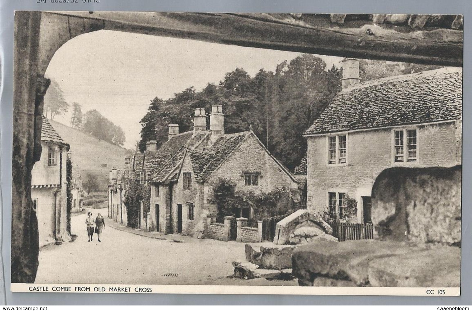 UK.- CASTLE COMBE. Wiltshire. FROM OLD MARKET CROSS. CC 105. GREETINGS FROM .... Ongelopen. - Andere & Zonder Classificatie